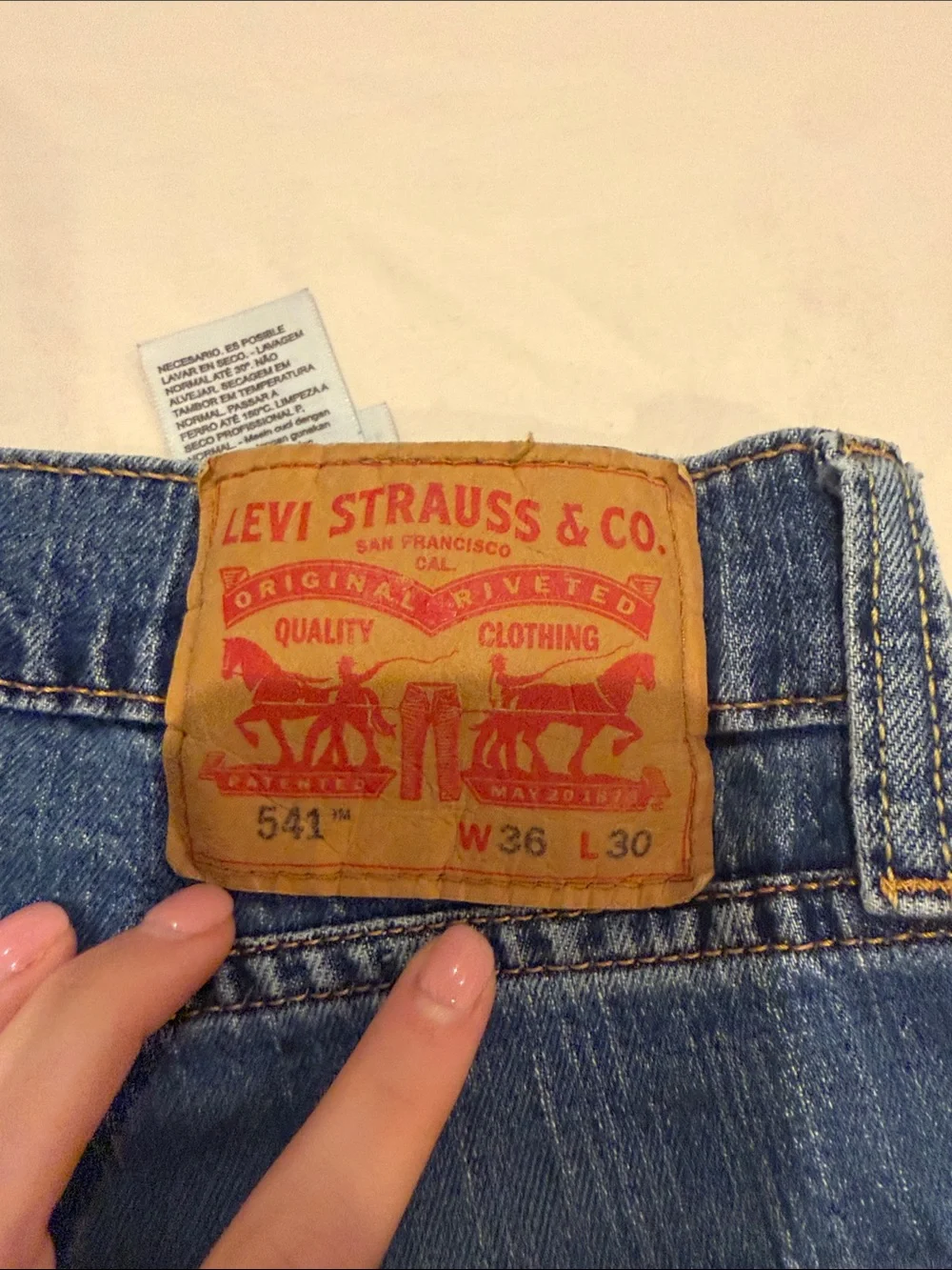 Levi's Men's Medium Blue Straight Jeans